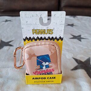 Peanuts Campus Collection Neoprene Snoopy "Campus Legend" Air Pod Case